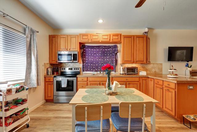 4009 11 Flowerwood Lane, Fallbrook CA: https://media.crmls.org/mediaz/366a5908-2630-4a7c-a588-dceb3b28f57c.jpg