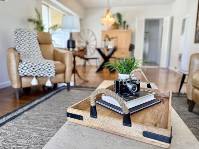 Image 10 of 57 For 574 Lewis Ave