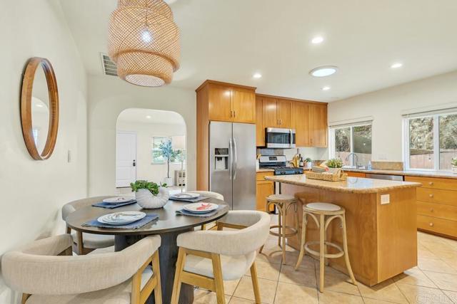 4725 Saratoga Avenue, San Diego CA: https://media.crmls.org/mediaz/366bb326-b568-4205-8f89-40e147eb20bc.jpg