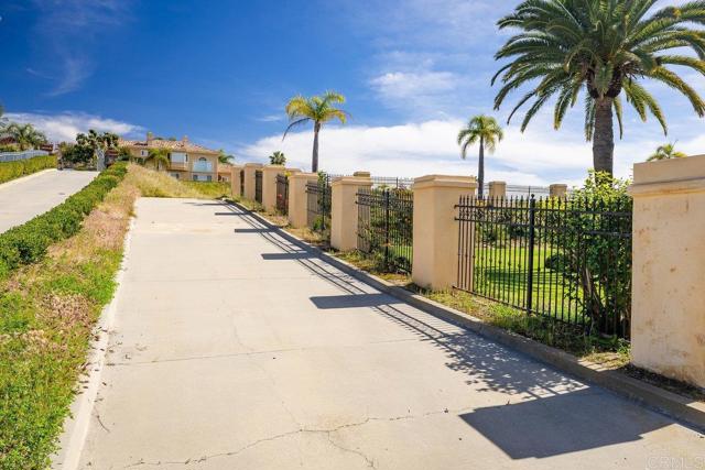 Detail Gallery Image 9 of 17 For 1009 Corte Barroso, Camarillo,  CA 93010 - – Beds | – Baths