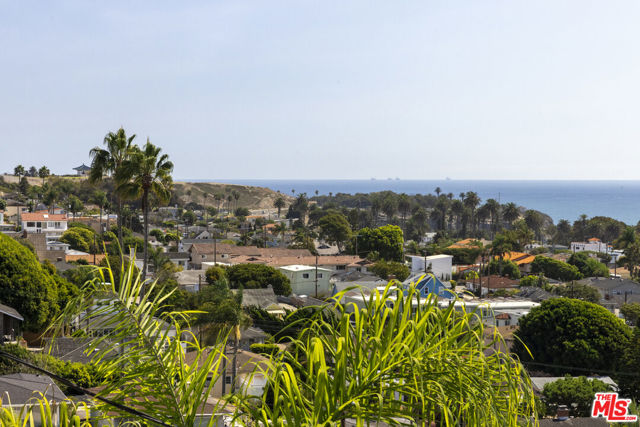 1230 Silvius Avenue, San Pedro CA: https://media.crmls.org/mediaz/366c8f75-eec1-4ab2-8575-e1403ecba440.jpg