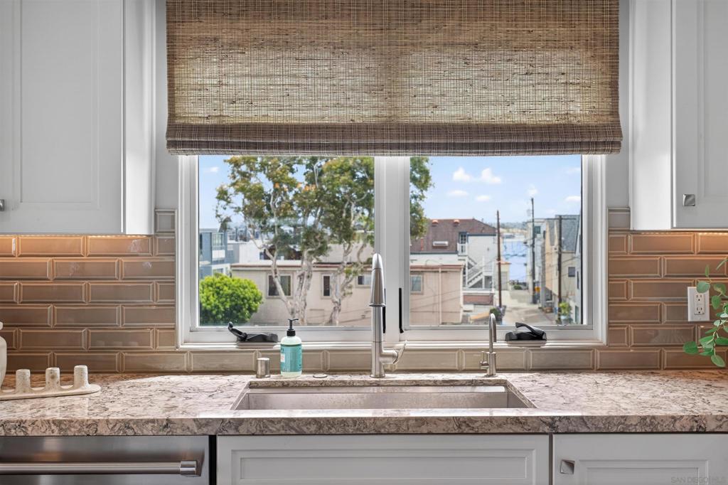 3828 Mission Blvd - photo 10