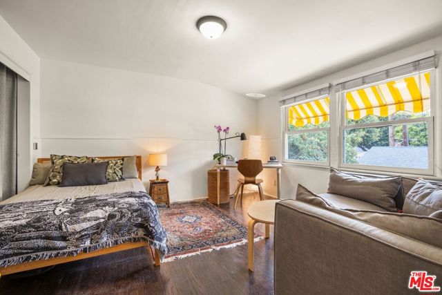 11121 Franklin Avenue, Culver City CA: https://media.crmls.org/mediaz/366cd3a7-6409-4c4c-919e-c98be6d241a8.jpg