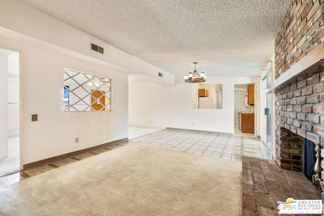 74127 Velardo Drive, Palm Desert CA: https://media.crmls.org/mediaz/366d0cd6-f9fb-44fd-92b6-f0ef52364678.jpg