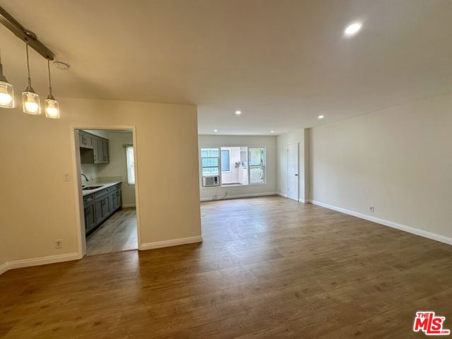 1114 S Sherbourne Drive, Los Angeles CA: https://media.crmls.org/mediaz/366d33da-89d5-4d5b-af38-9eb274872bb1.jpg
