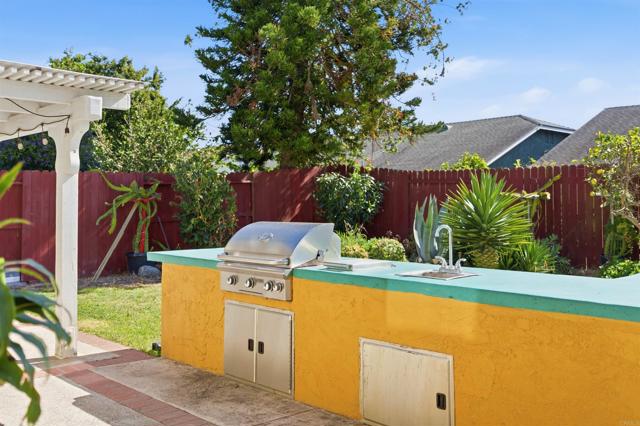 Detail Gallery Image 32 of 34 For 940 Stern Ln, Oxnard,  CA 93035 - 4 Beds | 2/1 Baths