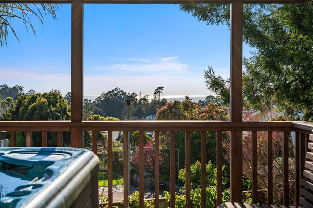 207 Driftwood Court, Aptos CA: https://media.crmls.org/mediaz/366e0d21-ab41-40c5-9145-4b0f44f5e001.jpg