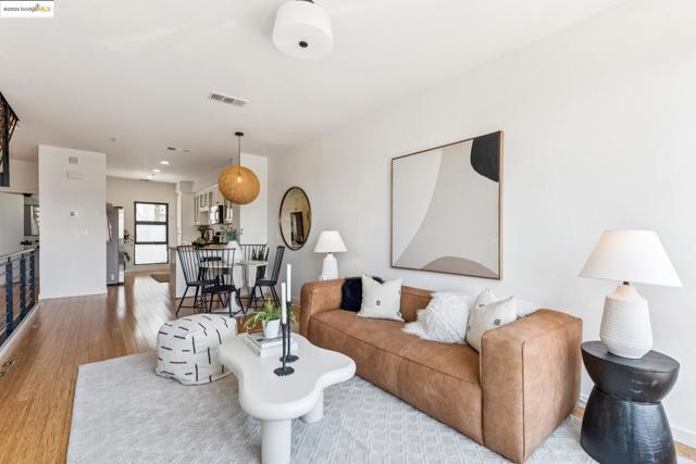 1321 Wood St, Oakland CA: https://media.crmls.org/mediaz/366e246f-6091-4022-8b56-32a3e15fa76b.jpg