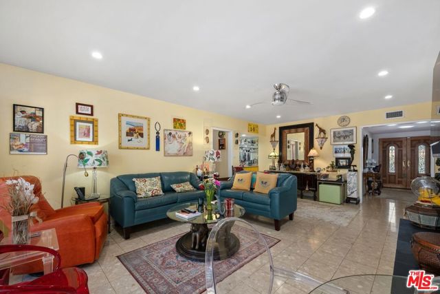5550 W 63rd Street, Los Angeles CA: https://media.crmls.org/mediaz/366e3720-8c0c-497e-9f62-8e78347a5858.jpg