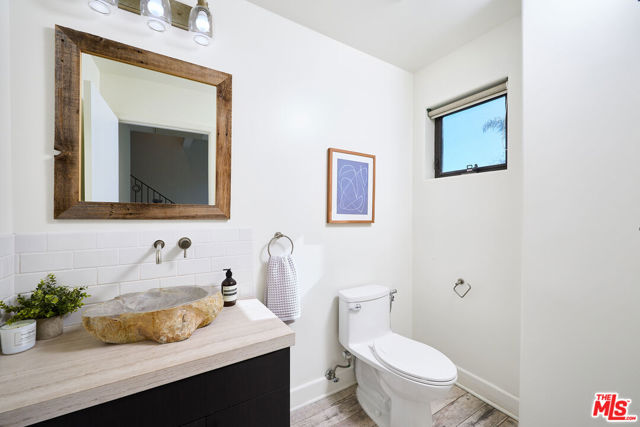 2121 Virginia Avenue, Santa Monica CA: https://media.crmls.org/mediaz/366edd2c-84db-47a9-9250-5f80f56b15b0.jpg
