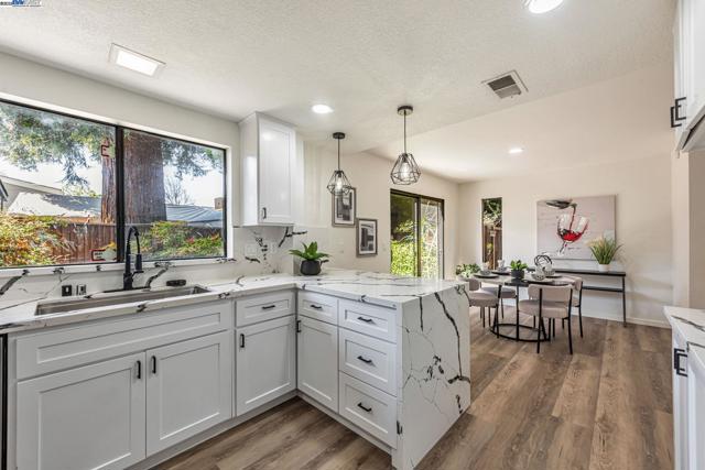 3810 Burton Cmn, Fremont CA: https://media.crmls.org/mediaz/3670d649-7d77-43fc-b81b-58a65d467ad5.jpg