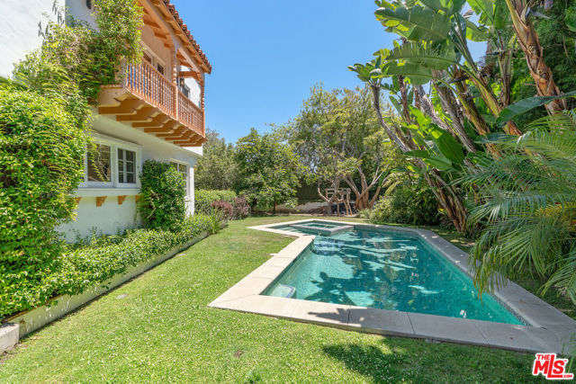 221 S Beverly Glen Boulevard, Los Angeles CA: https://media.crmls.org/mediaz/3670f7cb-5245-422e-a123-e130eaa583a2.jpg