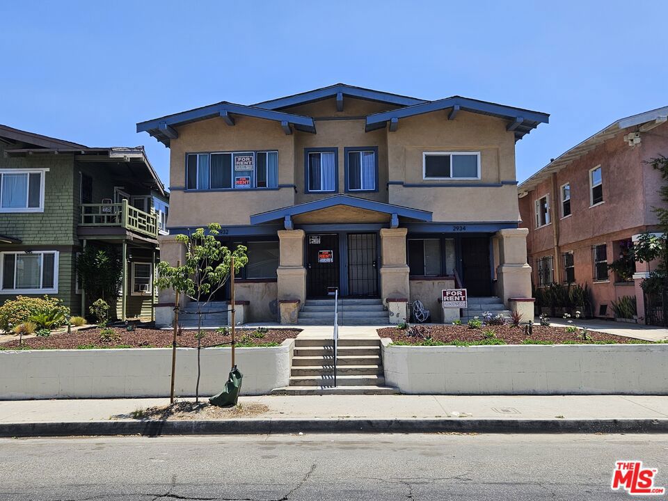 1/2 S Normandie Avenue