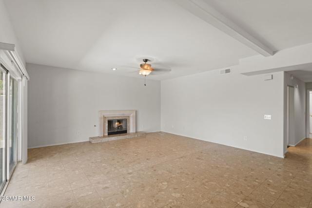 41985 Hemingway Court, Palm Desert CA: https://media.crmls.org/mediaz/3671d2ae-c849-433f-a84c-7eb42a24ac41.jpg