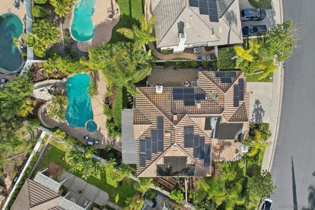 3140 Willow Creek Pl, Escondido CA: https://media.crmls.org/mediaz/3672c8bf-7955-4c34-9fe5-22afebe49d65.jpg