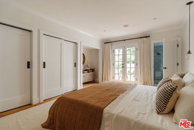 226 N Arden Boulevard, Los Angeles CA: https://media.crmls.org/mediaz/3672d7bd-9faa-45e7-aff2-b9e2f55adde5.jpg