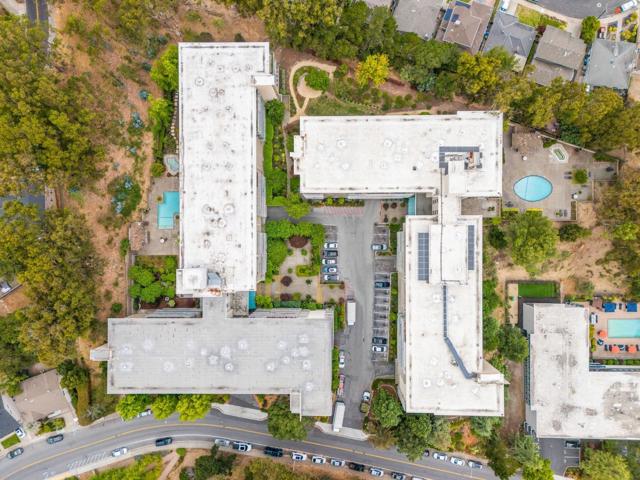 400 Davey Glen Road, Belmont CA: https://media.crmls.org/mediaz/36736859-f9a4-40bc-8690-c5e48ed2c957.jpg