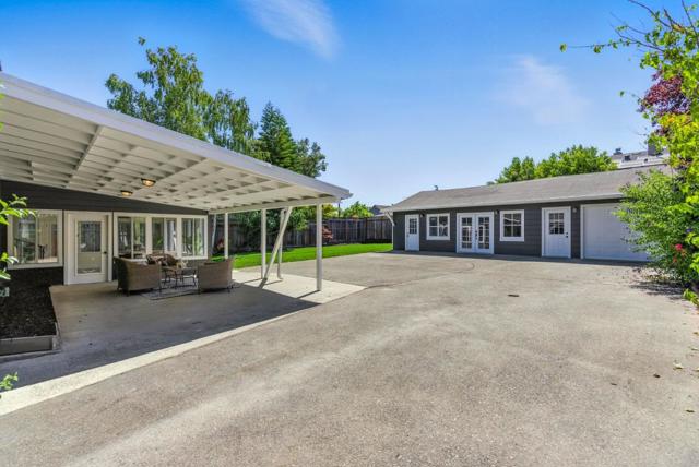 15591 Loma Vista Avenue, Los Gatos CA: https://media.crmls.org/mediaz/3673cd2e-04a6-4334-942f-aa0551a9c10d.jpg