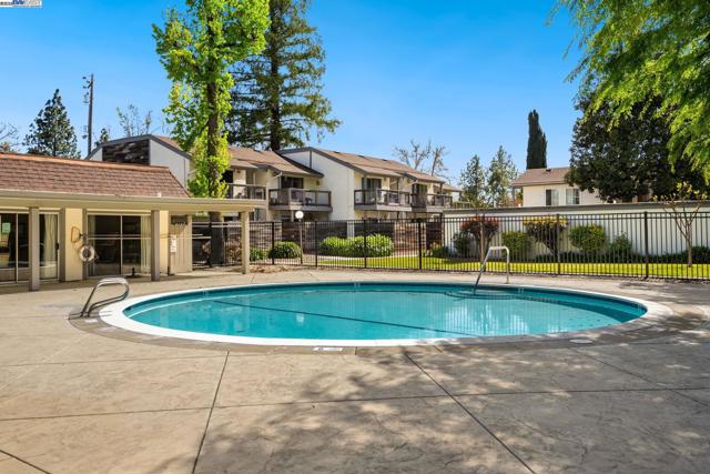 4081 Clayton Rd, Concord CA: https://media.crmls.org/mediaz/367420ca-5416-4dd2-9273-ee93b4f117d9.jpg
