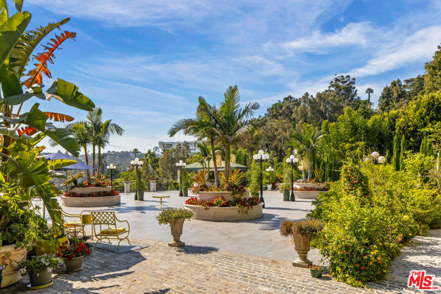 761 Bel Air Road, Los Angeles CA: https://media.crmls.org/mediaz/3674d031-2391-4ccd-a3cd-b1e5b08ee5fb.jpg