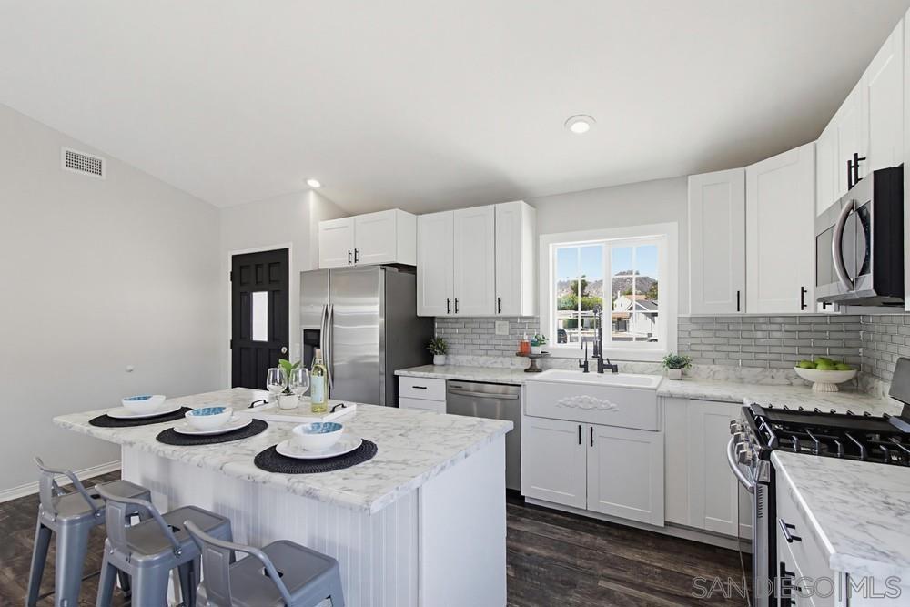 320 James St - photo 7