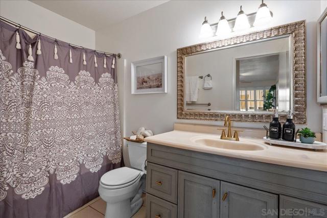 721 Buena Tierra Way, Oceanside CA: https://media.crmls.org/mediaz/367572b4-3dab-4b08-9a20-1e2f5d48e99d.jpg