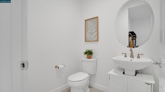 719 Jennifer St, Brentwood CA: https://media.crmls.org/mediaz/36757db3-1f51-4660-8012-5fe542f588f3.jpg