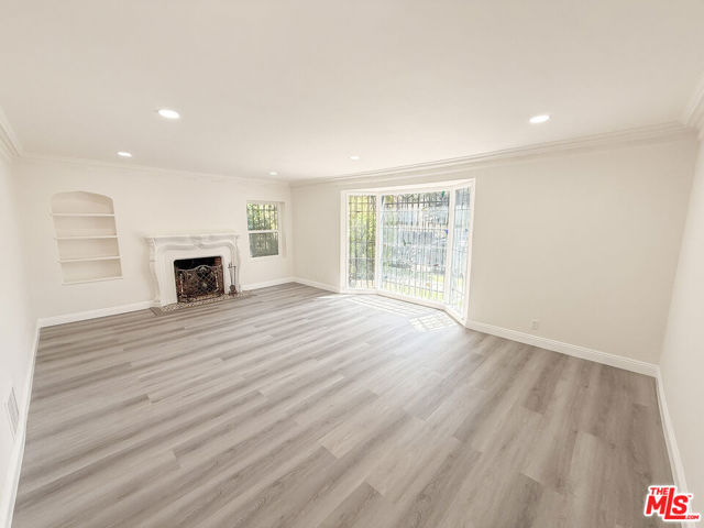 115 N Clark Drive, Beverly Hills CA: https://media.crmls.org/mediaz/36759f02-fc98-4e32-a867-11338447e486.jpg