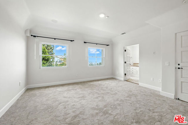 1675 Woods Drive, Los Angeles CA: https://media.crmls.org/mediaz/3675e9c1-5ddf-40c6-b3e6-78134c723cb7.jpg