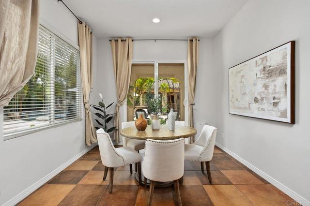 648 California Oak Drive, Vista CA: https://media.crmls.org/mediaz/36764185-5b85-4eaf-b3aa-4bda28092b31.jpg