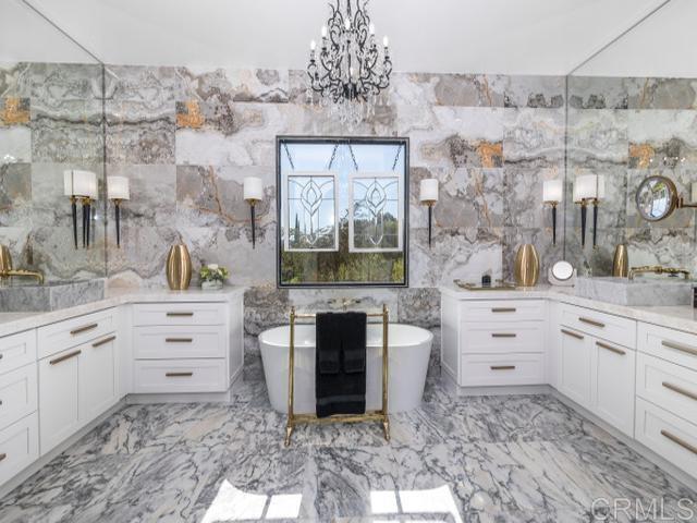 2255 Via Dulcea, Fallbrook CA: https://media.crmls.org/mediaz/36766893-4b14-4b98-b396-43bab0646dbe.jpg