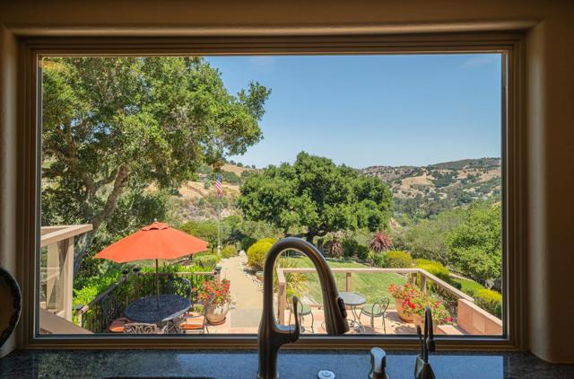 15847 Pleasant Valley Lane, Salinas CA: https://media.crmls.org/mediaz/367697c7-baf1-45d6-b52a-6e9fe820f358.jpg