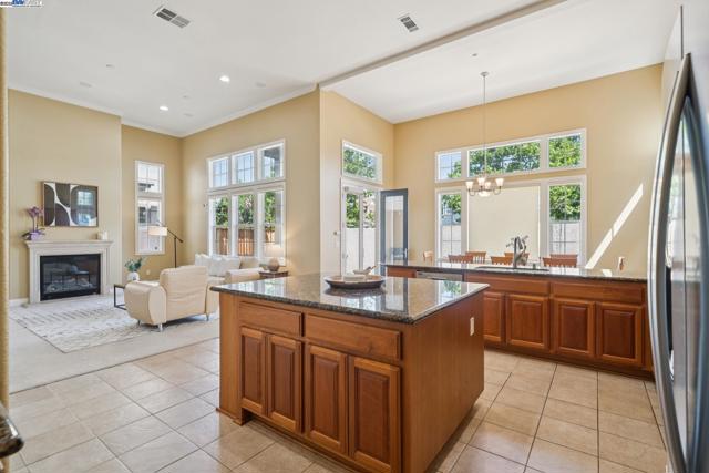 3463 Rimini Ln, Dublin CA: https://media.crmls.org/mediaz/3676c6f2-e02c-4a26-a5e6-424734c5934b.jpg