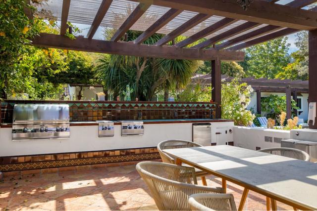 3625 N Main Street, Soquel CA: https://media.crmls.org/mediaz/3676f4a2-b0df-4f72-beaf-d61dd7447592.jpg