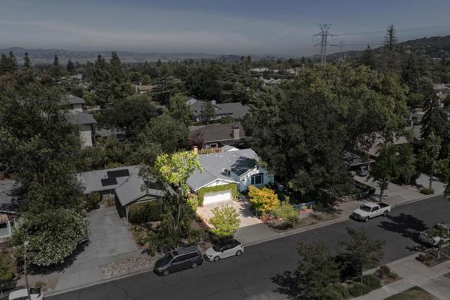 218 Jo Drive, Los Gatos CA: https://media.crmls.org/mediaz/36771616-48ca-4be8-8869-82598fadd6ff.jpg