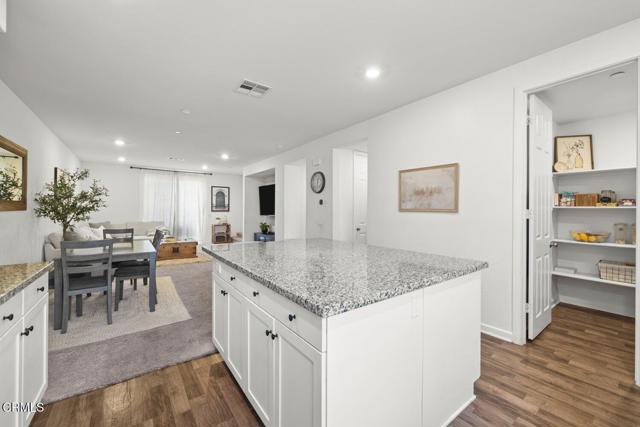 Detail Gallery Image 10 of 39 For 586 Apricot Ln, Fillmore,  CA 93015 - 3 Beds | 2/1 Baths