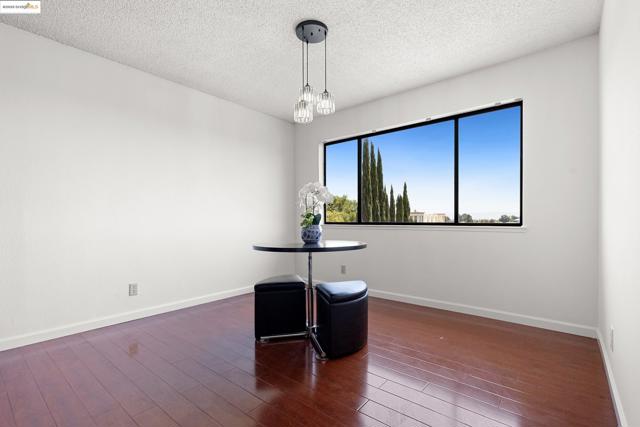 22012 Sevilla Rd, Hayward CA: https://media.crmls.org/mediaz/3677d8bd-3340-4a81-ba01-d0d5b771e2d1.jpg