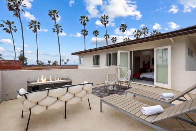 6423 Avenida Cresta, La Jolla CA: https://media.crmls.org/mediaz/367848d5-9b16-464b-8baa-7c514d03a107.jpg