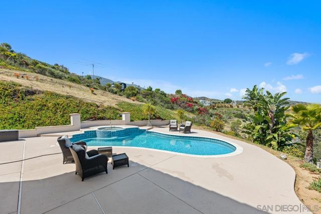 3049 Millar Ranch Rd, Spring Valley CA: https://media.crmls.org/mediaz/36785690-948f-455f-8d7d-a0599ce07983.jpg