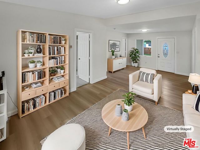 10692 Sycamore Avenue, Stanton CA: https://media.crmls.org/mediaz/3678ce71-ad6f-4d94-8828-4472042274b2.jpg