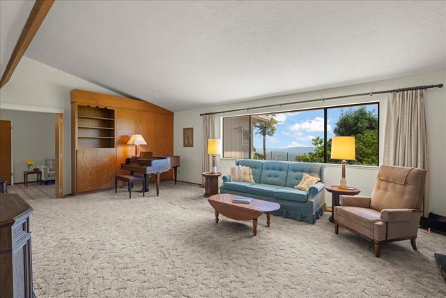 18584 Favre Ridge Road, Los Gatos CA: https://media.crmls.org/mediaz/3678e5ef-a30e-4c24-a60d-c67d13273a88.jpg