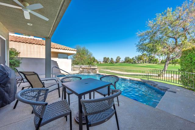 38 Pine Valley Drive, Rancho Mirage CA: https://media.crmls.org/mediaz/36794bad-4c78-4ef6-85f7-1a0684c19ba9.jpg