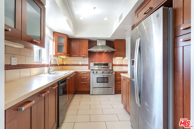 1409 Armacost Avenue, Los Angeles CA: https://media.crmls.org/mediaz/3679bd94-9ed6-40c0-ab99-2c83184a938a.jpg