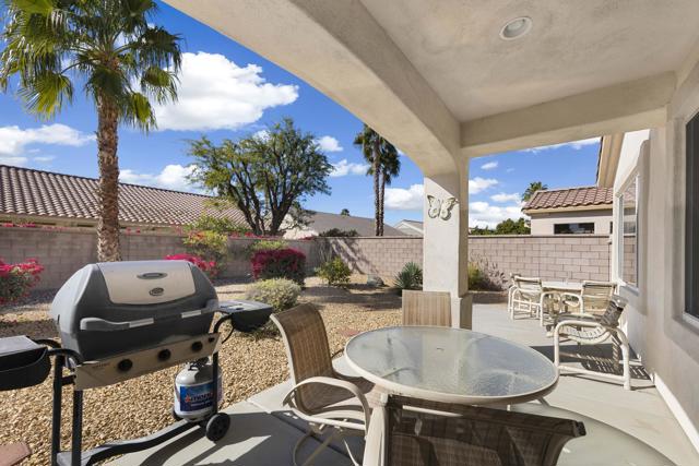 78813 Iron Bark Drive, Palm Desert CA: https://media.crmls.org/mediaz/367a92a6-d2c4-46d1-aed9-b4a6d32b1544.jpg