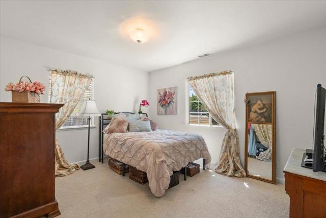 1080 Spring Grove Road, Hollister CA: https://media.crmls.org/mediaz/367ae640-bf02-4441-bbd2-dabc4ee41199.jpg