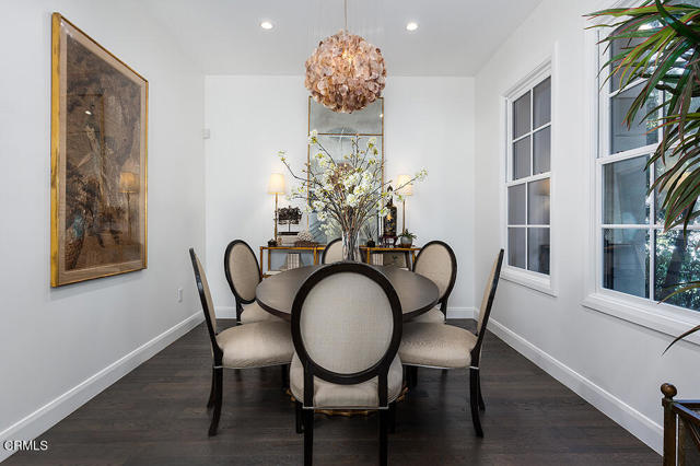 378 W Green Street, Pasadena CA: https://media.crmls.org/mediaz/367b5e30-3ebe-4169-a9f5-684e1bfe3070.jpg