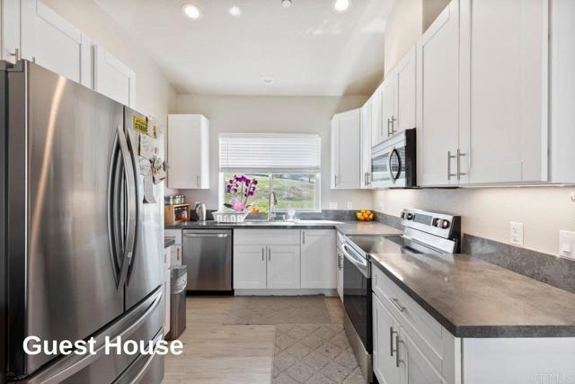31223 Pauma Heights Road, Valley Center CA: https://media.crmls.org/mediaz/367b6cfc-4d0e-47e8-9bb8-315fbe9bcc4f.jpg