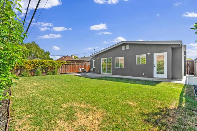 3801 Branson Drive, San Mateo CA: https://media.crmls.org/mediaz/367b759f-704b-44de-bb60-0377dd31a987.jpg