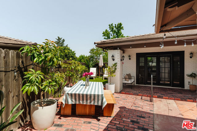 2641 Hartland Circle, Westlake Village CA: https://media.crmls.org/mediaz/367c3080-9330-4ca4-a206-1a5811a3966e.jpg