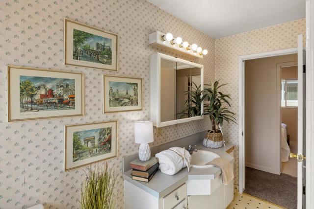 662 Oak Street, Monterey CA: https://media.crmls.org/mediaz/367c5ed3-1c3c-4724-823e-7c4d2d84a76e.jpg